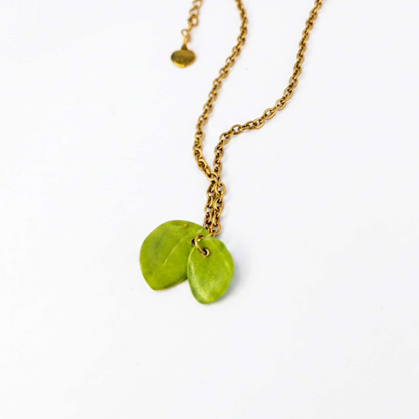Halskæde SANNA – Guld & grøn | Rustfrit stål | Minimalistisk håndlavet design