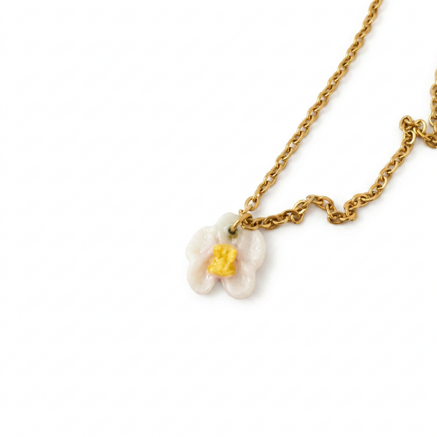 Halskæde ELIN – Hvid orkidé | Guld |  Sølv | 316L Rustfrit stål | Minimalistisk håndlavet design