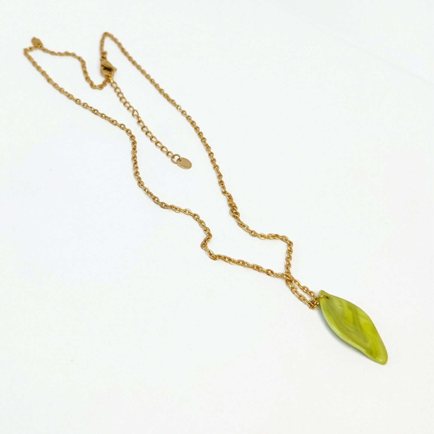 Halskæde LINNEA – Guld & grøn | Rustfrit stål | Minimalistisk håndlavet design